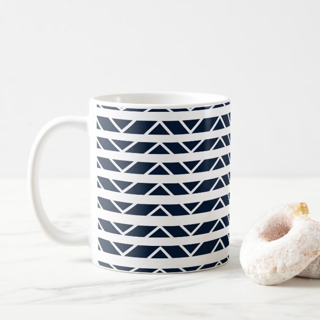 Navy Blue White Zickzack Pattern Kaffeetasse (Mit Donut)