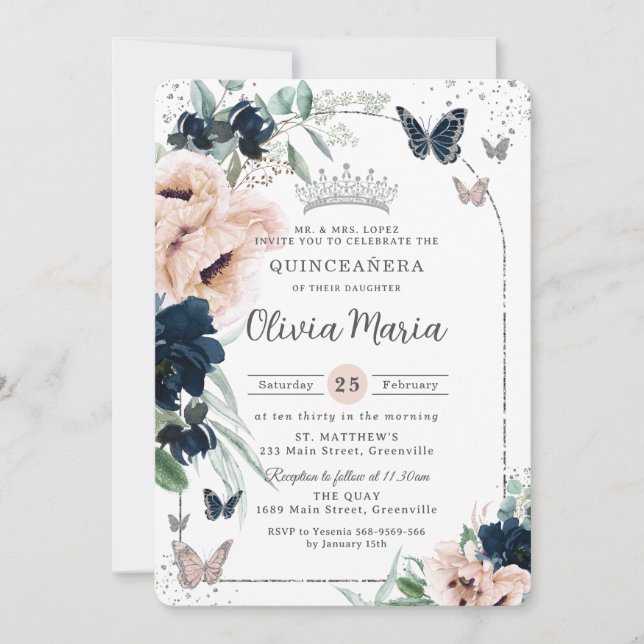Navy Blush Floral Silberschmetterlinge Quinceañera Einladung (Vorderseite)