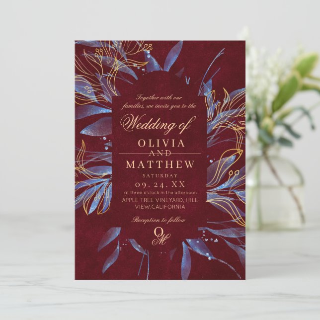 Navy & Burgundy Classic Monogram Wedding Einladung (Stehend Vorderseite)