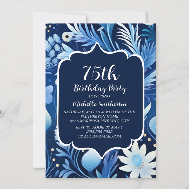 Navy Dusty Blue Floral 75. Geburtstag Einladung (Vorderseite)