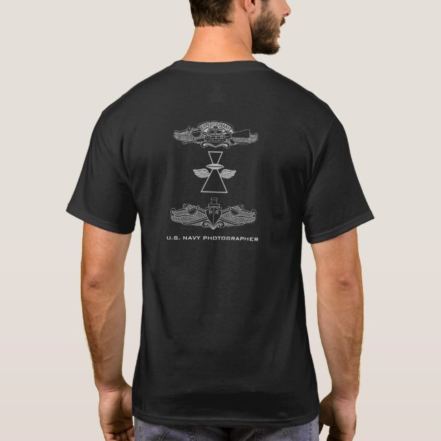 NAVY-FOTOGRAFIE MIT BRUSTINSIGNIA-T - SHIRT (Rückseite)