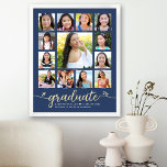 Navy Graduate K-12 Foto Collage Script Real Gold Foliendrucke<br><div class="desc">Seien Sie stolz, freuen Sie sich und zeigen Sie diesen Meilenstein Ihres Lieblingsgrades. Schaffen Sie dieses gürtliche, atemberaubende, einfache, moderne, personalisierte High School Abschluss K - 12 Foto Collage Poster für einen wahren Schatz, den Sie immer schätzen werden. Ein lustiges, spielerisches visuelle von echter Goldfolien-Handschrift und niedlichen, echten goldenen verspielten...</div>