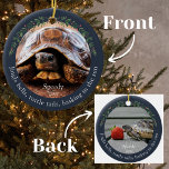 Navy Jingle Bells Pet Turtle Christmas Keramik Ornament<br><div class="desc">Navy Jingle Bells Pet Turtle Weihnachtsschmuck Keramik Ornament. Feiern Sie die Urlaubssaison mit Ihrer geliebten Tierschildkröte an Ihrer Seite! Unser Navy Keramik Ornament ist ideal, um den Charme Ihrer Schildkröte zu zeigen. Dieses wunderschöne Ornament besteht aus zwei Fotos, eines vorne und eines hinten, elegant in der Marine gerahmt und mit...</div>