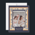 Navy Ribbon Border Family Foto Hanukkah Card Feiertagskarte<br><div class="desc">Navy Band Grenze Hanukkah Karten. Diese Fotokarten haben eine klassische Eleganz. Verwenden Sie die Personalisierungsfunktion,  um die Details zu bearbeiten.</div>