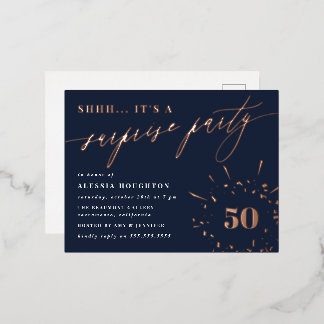 Navy & Rose Gold Script Überraschung Party Folie Einladungspostkarte