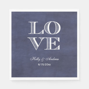 Navy-Schiefertafel-Hintergrund, weiße LOVE-Serviet Serviette