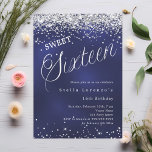 Navy Silber Drehbuch elegante Sweet 16 Einladung<br><div class="desc">Eine moderne süße 16 Einladung. Ein marineblau,  uneinheitlich farbiger Hintergrund und das Wort Sechzehn mit großen Buchstaben geschrieben. Dekoriert mit Imitaten silberne Konfetti. Personalisieren und fügen Sie einen Namen und Party-Details hinzu.</div>