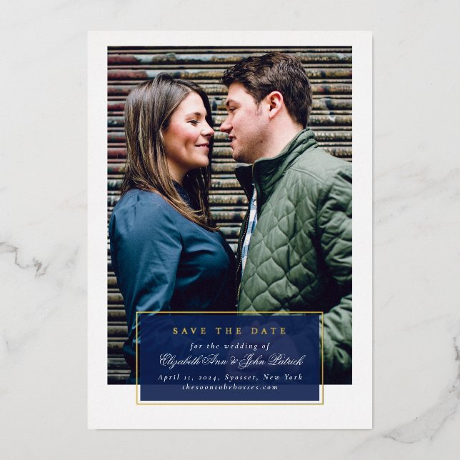 Navy und Gold Foil Script Save the Date Folieneinladung (Vorderseite)
