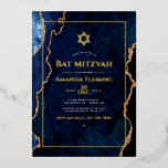 Navy und Gold Imitate Agate Bat Mitzvah Foto Folieneinladung<br><div class="desc">Cooles Aquarellgerät Bat Mitzvah Einladung in Akzenten von Marineblau und Gold angepasst an Ihre Veranstaltungsspezifikationen. Es wird ein Foto im Porträtformat empfohlen.</div>
