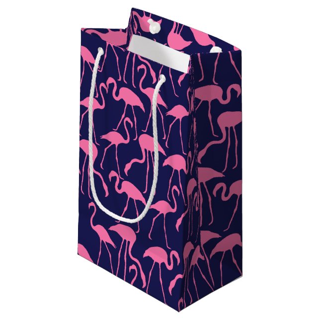 Navy und rosa Flamingo Muster Kleine Geschenktüte (Vorderseite Schrägansicht)