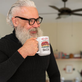 Ne jamais sous-estimer Vieux Homme Biker Mug