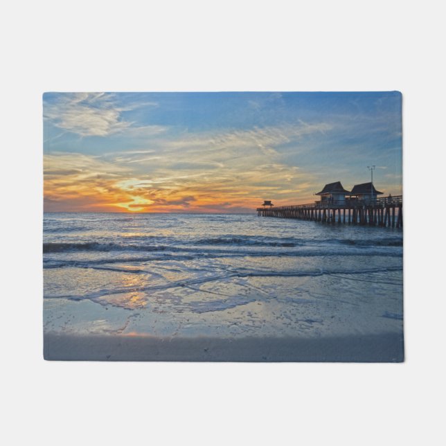 "Neapel-Strand, Florida, Pier am Sonnenuntergang Fußmatte (Vorderseite)