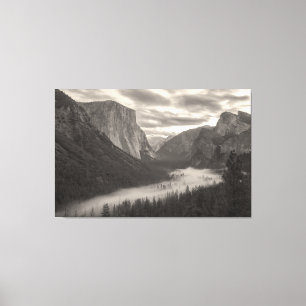 Nebel im Tal Leinwanddruck