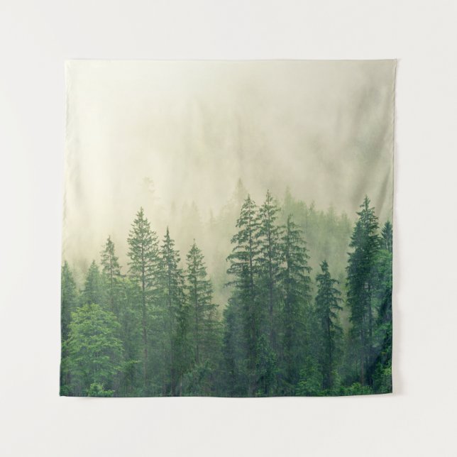 Nebel in einem Fichtenwald Wandteppich (Vorderseite)