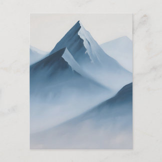 Nebelblaue Berggipfel Postkarte