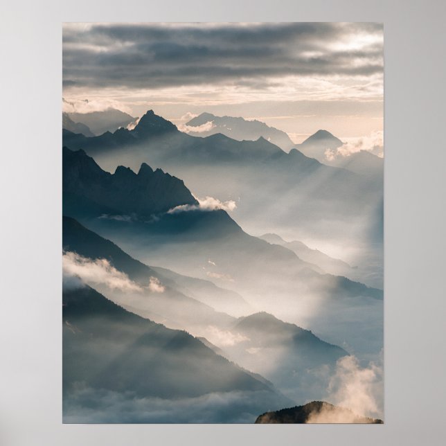 Nebeliger Morgen in den Schweizer Alpen  Poster (Vorne)