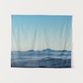 Nebelschichten, Hügel und Berge Wandteppich