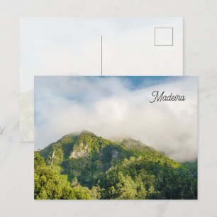 Nebelwolken über grünen Hügeln, Madeira Postkarte