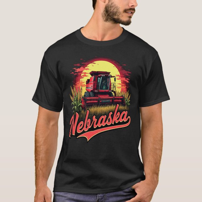 Nebraska Sunrise Farm Red Combine T-Shirt (Vorderseite)