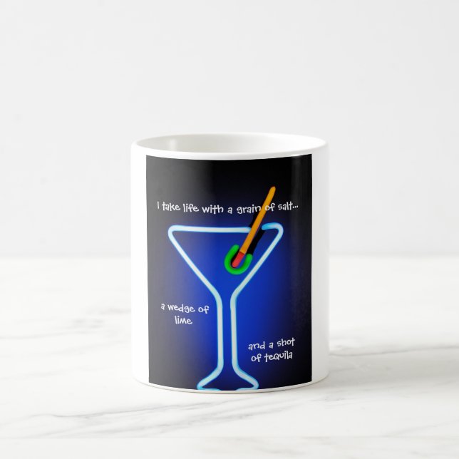Nehmen Sie das Leben mit Vorbehalt Kaffeetasse (Mittel)