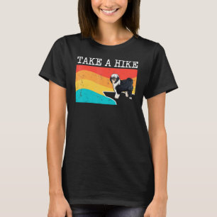 Nehmen Sie eine Wanderung Tibetan Terrier Grafisch T-Shirt