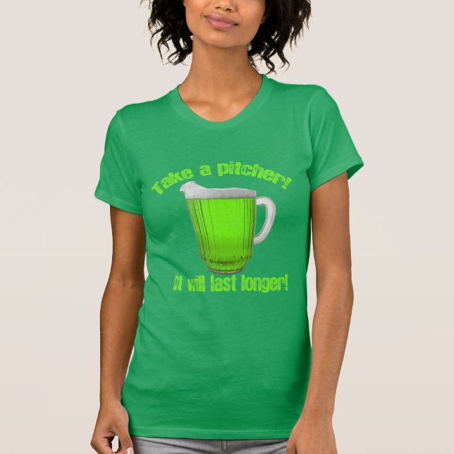 Nehmen Sie einen ganzen Krug grünes Bier T-Shirt (Vorderseite)