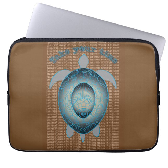 Nehmen Sie Ihre Zeit Schildkröte motivierend Zitat Laptopschutzhülle (Vorderseite)