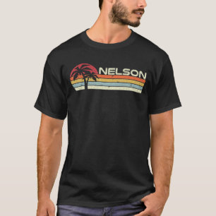 Nelson Surname 80er 90s Vintag Sunset mit Palm Tr T-Shirt