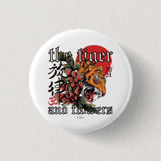 Neo-traditionelle brüllende Tiger & Blumen Gothic- Button