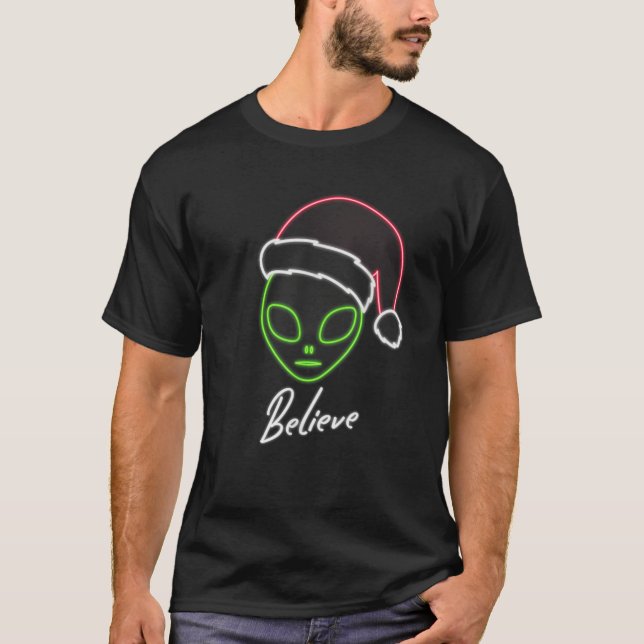 Neon Alien Weihnachtsmannmütze Weihnachtsfeiertag  T-Shirt (Vorderseite)