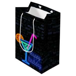 Neon Birthday Cocktail auf Brick Mittlere Geschenktüte