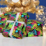 Neon Christmas Tree Musterpapier Geschenkpapier<br><div class="desc">Ein lustiges Weihnachtspapier mit hellblauen,  gelben,  grünen und rosa Neonfarben auf schwarzem Hintergrund.</div>