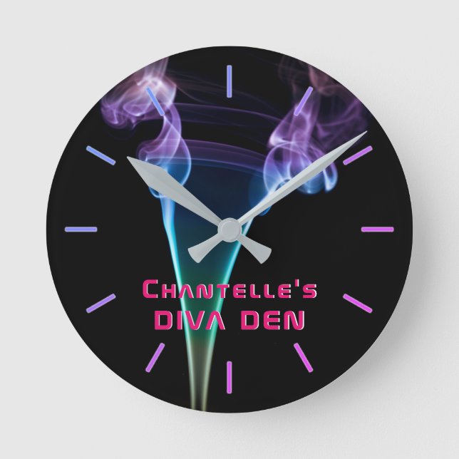 NEON DIVA DEN - Smokey Lights Girls Personalisiert Runde Wanduhr (Vorderseite)
