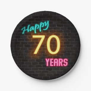 Neon Nummer 70 auf Ziegelwand Pappteller