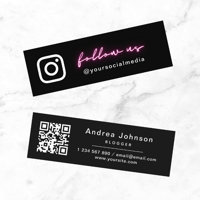 Neon Pink Minimal Folgen Sie uns Social Media & QR Mini Visitenkarte (Von Creator hochgeladen)