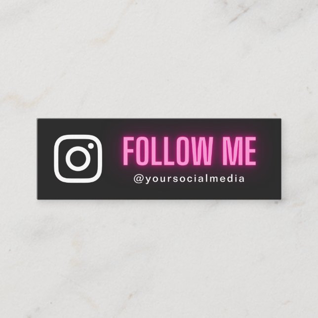 Neon Pink Typografie Folgen Sie Social Media & QR  Mini Visitenkarte (Vorderseite)