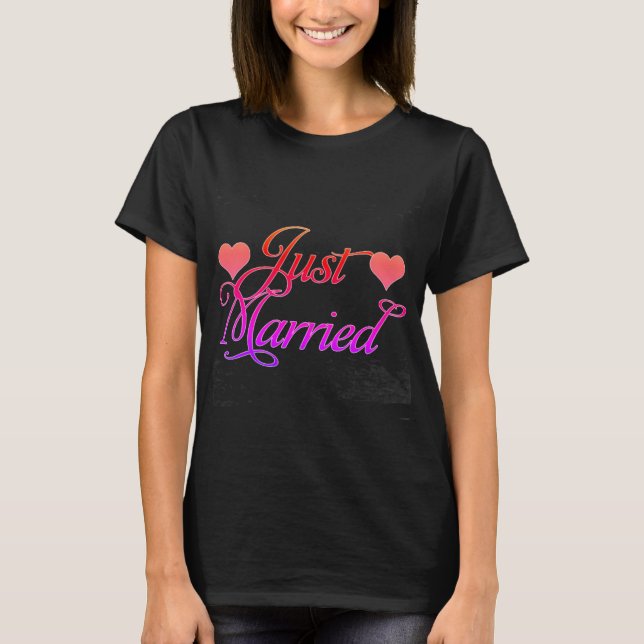 Neon Rainbow Just Married Hearts T-Shirt (Vorderseite)