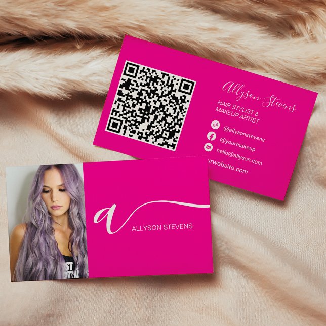 Neon-rosa Haarschminke Foto Initialcode qr Visitenkarte (Neon pink hair makeup photo initial qr code business card on neon pink)