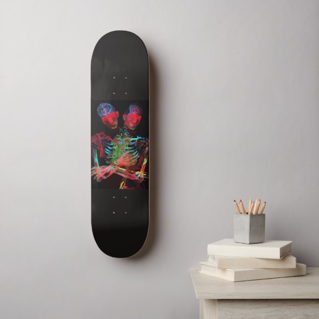 Neon Skeleton Embrace Kunstfusion Skateboard (Wandkunst)