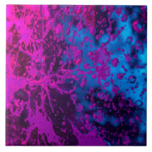 Neon-Spritzer in Lila