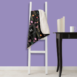 Neon Wildblumen auf schwarz, mit Monogramm Sherpadecke