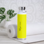 Neon Yellow Solid Color Trinkflasche<br><div class="desc">Neongelbe,  solide Farbe Moderne Farbe.</div>