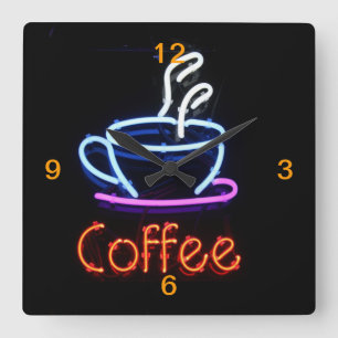 Neonkaffee-Zeichen auf Schwarzem Quadratische Wanduhr
