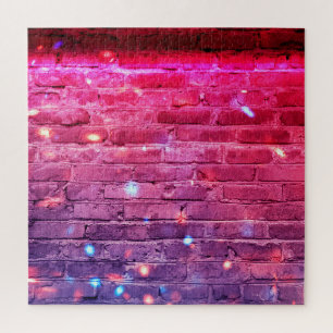 Neonlicht: leere Ziegelwand.