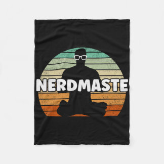 Nerdmaste Nerd Geek Yoga Gamer Lustig Süß Hipster Fleecedecke