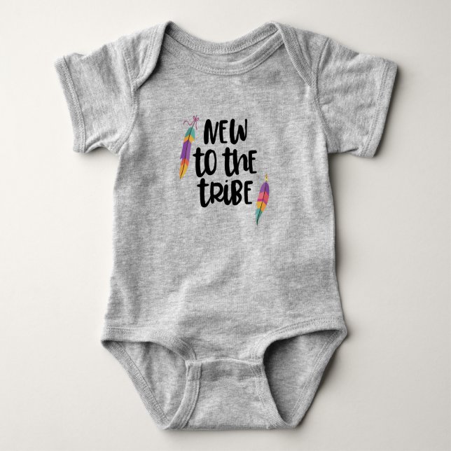 Neu im Baby-Bodysuit der Stamme Baby Strampler (Vorderseite)