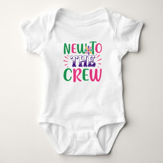 Neu in der Crew Baby Strampler (Vorderseite)
