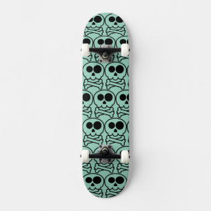 NEU - Pastell-Cartoon-Schädel Skateboard