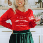 Neu verheiratete Weihnachten als Shirt<br><div class="desc">Feiern Sie das erste Weihnachtsfest als verheiratete Frau mit diesem lustigen langen Ärmeltee! Dieses Shirt ist das perfekte Outfit für ein festliches Foto-Shooting, das alle frisch vermählten Brautleute zum Lächeln bringen wird. Kann an Ihre Bedürfnisse angepasst werden, um Ihren Anzug zu erfüllen. © Gorjo Designs. Made for you via Zazzle...</div>