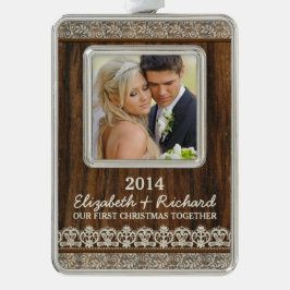 Neu verheiratetes erstes Weihnachtsfest-Foto Rusti Rahmen-Ornament Silber